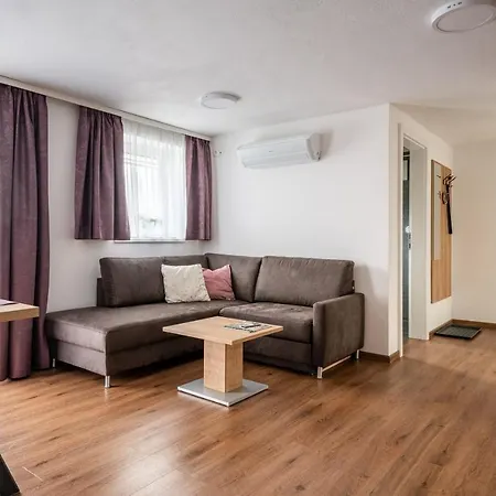 Amelies Mountain View Apartment Kaprun Exterior photo