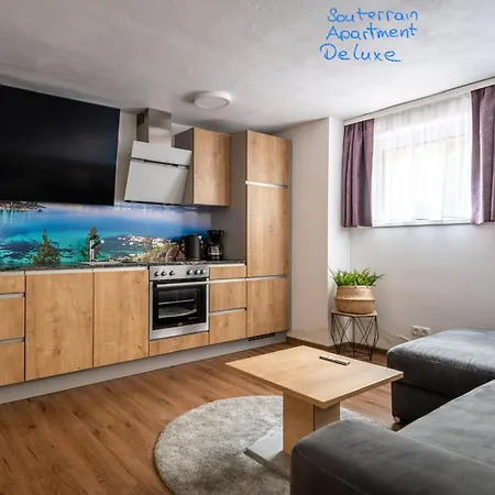 Amelies Mountain View Apartment Kaprun Room photo