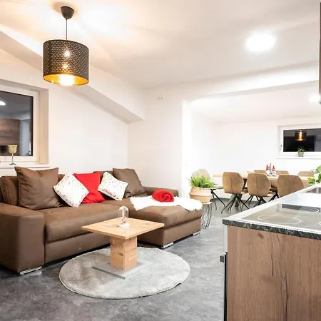 Amelies Mountain View Apartment Kaprun Exterior photo